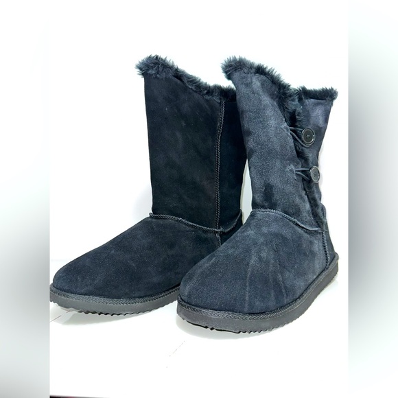 Old Navy black Mid-Calf faux Ugg boots with buttons NWT - Picture 1 of 8